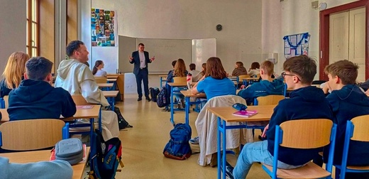 Biskup Holub v terciích